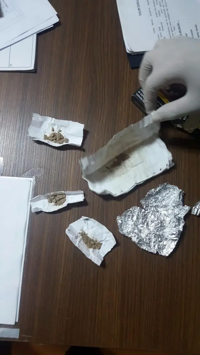 Son dakika haberi: Antalya'da uyuşturucu ve yağma çetesine 'Kasırga' operasyonu: 26 gözaltı Son dakika haberi: Antalya'da uyuşturucu ve yağma çetesine 'Kasırga' operasyonu: 26 gözaltı