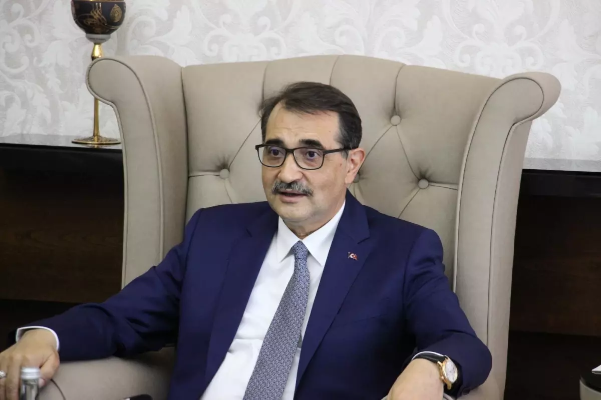 Bakan Dönmez: 'Dijitalleşen enerji ve otomasyon sistemleri, şebekelerin ve piyasaların işleyişine zaruret halini almaktadır'