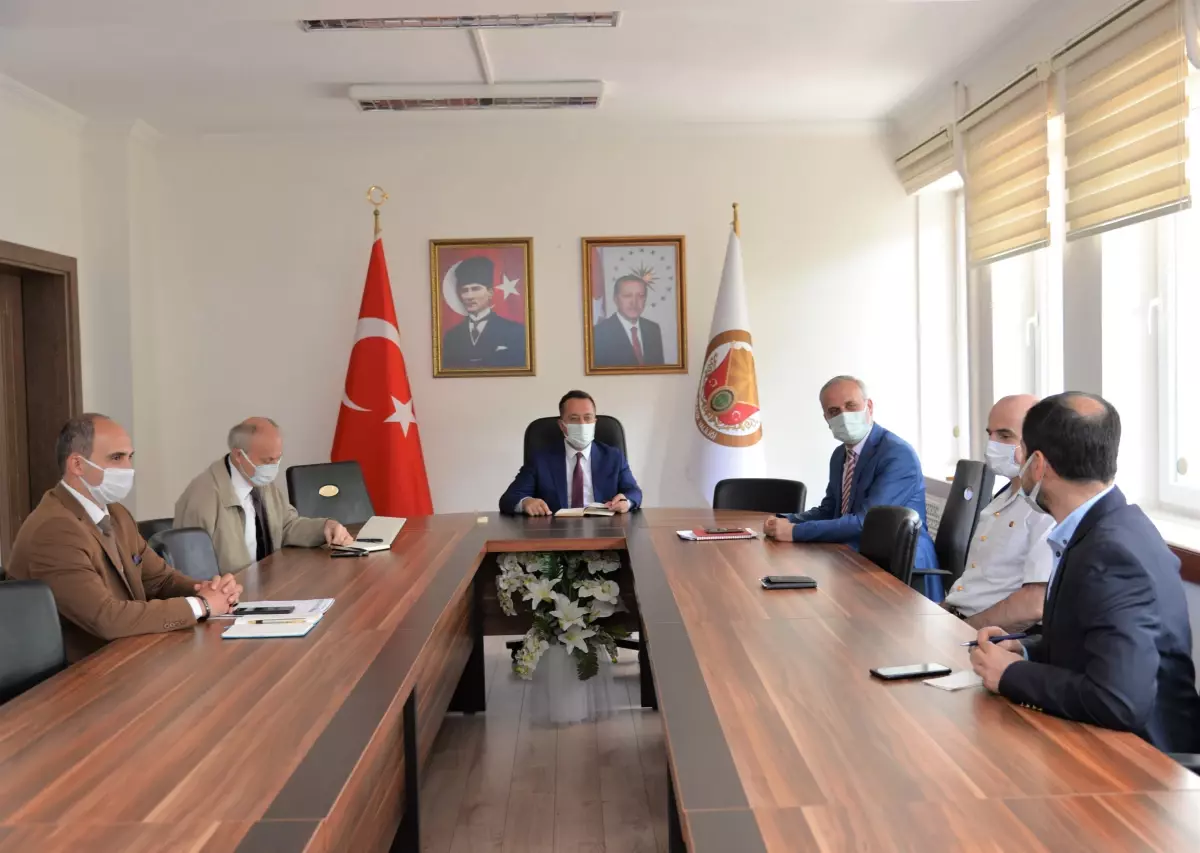 Vali Şentürk: 'Azami Dikkat Sayesinde Vaka Sayılarını Hızla Düşüreceğiz ve Eski Normallerimize Hızla Döneceğiz'