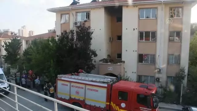 Bir apartmanda çıkan yangında 3 kişi dumandan etkilendi Bir apartmanda çıkan yangında 3 kişi dumandan etkilendi