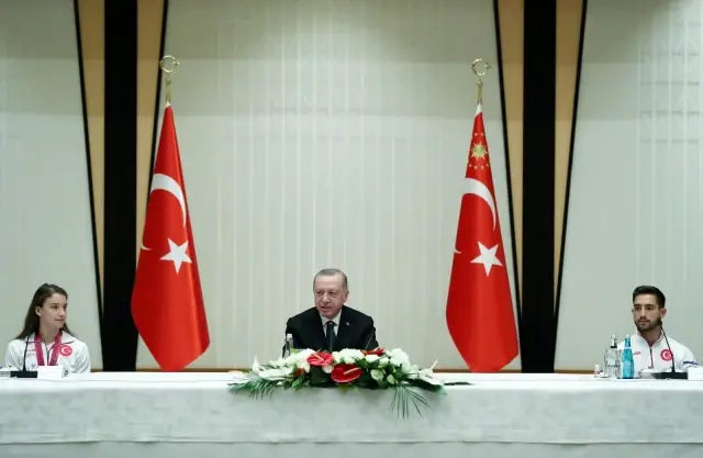 Son dakika haberi! SPOR Cumhurbaşkanı Erdoğan, madalya alan cimnastikçileri kabul etti