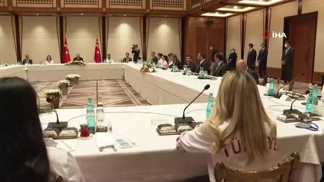 Cumhurbaşkanı Erdoğan, milli sporcuları kabul etti
