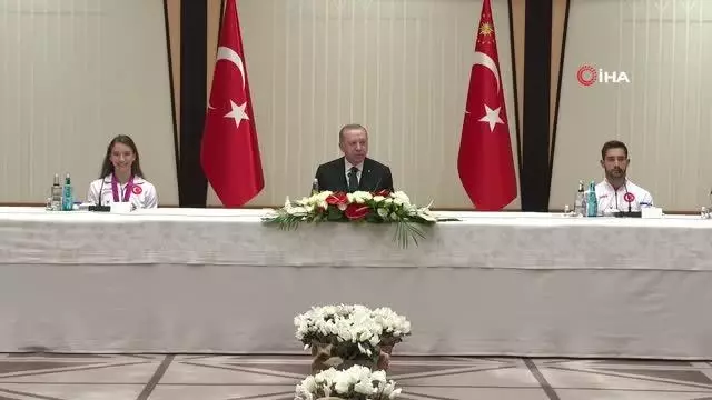 Cumhurbaşkanı Erdoğan, milli sporcuları kabul etti