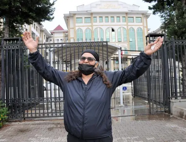 DUYGU'NUN KATİLİ İNDİRİMSİZ MÜEBBET ALDI, ANNESİ ELLERİNİ AÇIP DUA ETTİ DUYGU'NUN KATİLİ İNDİRİMSİZ MÜEBBET ALDI, ANNESİ ELLERİNİ AÇIP DUA ETTİ
