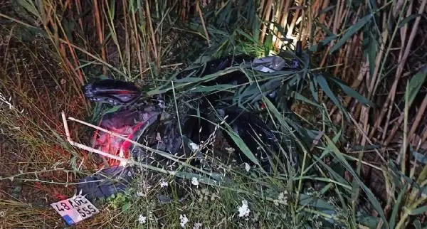 Elektrik direğine çarpan motosikletin sürücüsü öldü