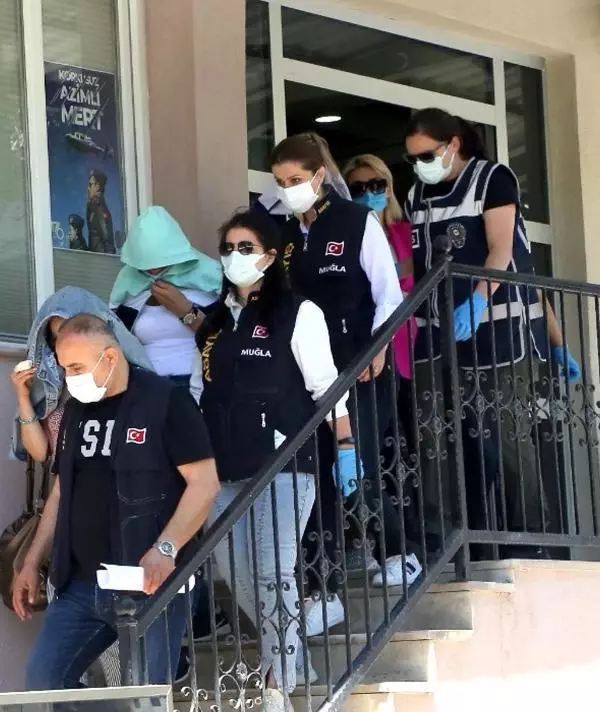 Son dakika haberi... MUĞLA İŞ VAADİYLE KANDIRIP, FUHŞA ZORLAMIŞLAR; 28 GÖZALTI Son dakika haberi... MUĞLA İŞ VAADİYLE KANDIRIP, FUHŞA ZORLAMIŞLAR; 28 GÖZALTI