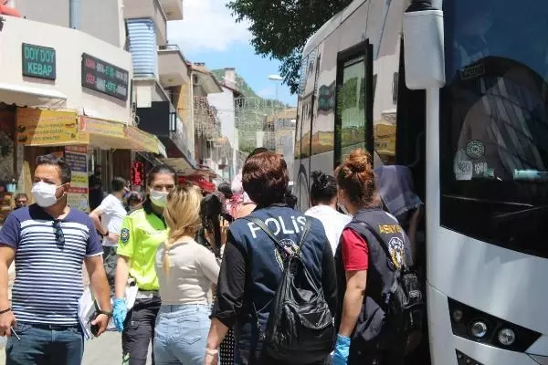 Son dakika haberi... MUĞLA İŞ VAADİYLE KANDIRIP, FUHŞA ZORLAMIŞLAR; 28 GÖZALTI Son dakika haberi... MUĞLA İŞ VAADİYLE KANDIRIP, FUHŞA ZORLAMIŞLAR; 28 GÖZALTI