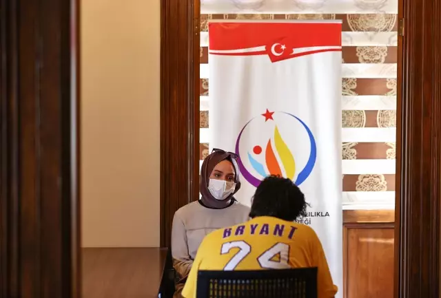 İzmir'de madde bağımlıları terapi ve istihdam projesiyle hayata tutunuyor İzmir'de madde bağımlıları terapi ve istihdam projesiyle hayata tutunuyor
