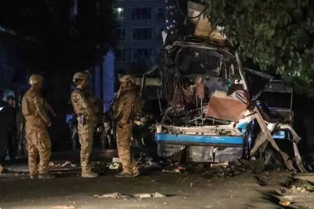 Kabil'de çifte saldırı: 10 ölü, 12 yaralı Kabil'de çifte saldırı: 10 ölü, 12 yaralı