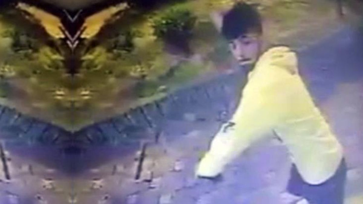Kartı sıkışınca öfkelenen vatandaş ATM'yi taşladı! O anlar kamerada