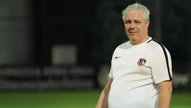 Marius Sumudica, Romanya ekibi Cluj ile 2 yıllık sözleşme imzaladı Marius Sumudica, Romanya ekibi Cluj ile 2 yıllık sözleşme imzaladı