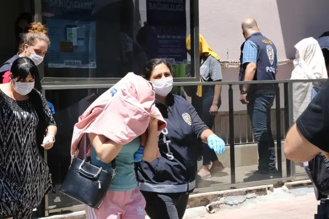 Muğla merkezli fuhuş operasyonunda 28 şüpheli yakalandı Muğla merkezli fuhuş operasyonunda 28 şüpheli yakalandı