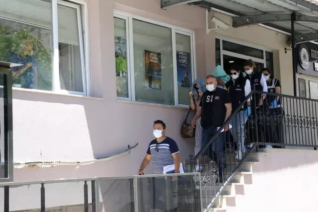 Muğla merkezli fuhuş operasyonunda 28 şüpheli yakalandı Muğla merkezli fuhuş operasyonunda 28 şüpheli yakalandı