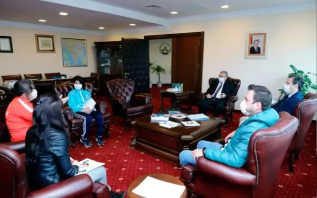 Rektör Tabakoğlu, Judo şampiyonu Taşın'ı tebrik etti
