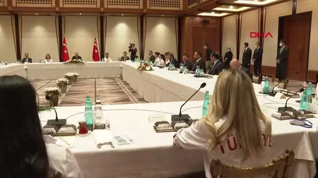 Son dakika haberi! SPOR Cumhurbaşkanı Erdoğan, madalya alan cimnastikçileri kabul etti