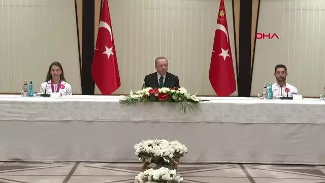 Son dakika haberi! SPOR Cumhurbaşkanı Erdoğan, madalya alan cimnastikçileri kabul etti