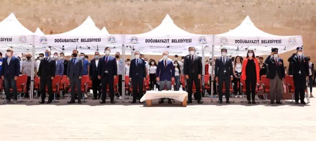 Türkiye Dağ Koşusu Şampiyonası'nda dereceye girenler için ödül töreni düzenlendi Türkiye Dağ Koşusu Şampiyonası'nda dereceye girenler için ödül töreni düzenlendi