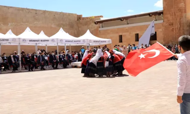 Türkiye Dağ Koşusu Şampiyonası'nda dereceye girenler için ödül töreni düzenlendi Türkiye Dağ Koşusu Şampiyonası'nda dereceye girenler için ödül töreni düzenlendi