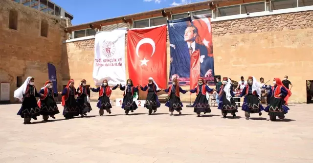 Türkiye Dağ Koşusu Şampiyonası'nda dereceye girenler için ödül töreni düzenlendi Türkiye Dağ Koşusu Şampiyonası'nda dereceye girenler için ödül töreni düzenlendi