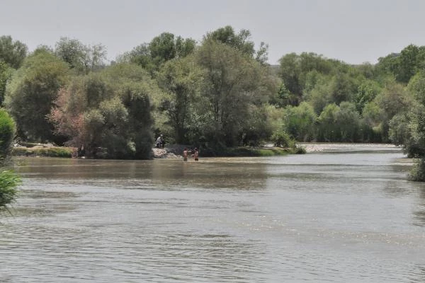 Uzmanlar uyardı: Dicle Nehri yüzmek için güvenli değil