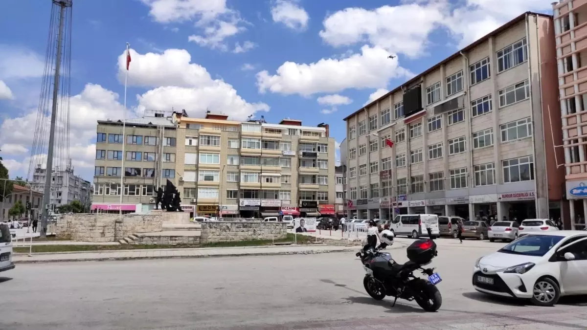 Yayalara geçiş hakkı tanımayan sürücülere ceza yağdı