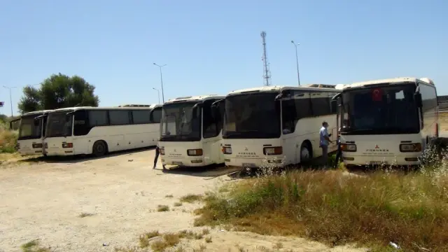 100 liralık kablo çalmak için otobüslere 15 bin TL'lik zarar verdiler