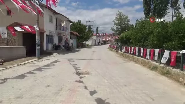 7 Yıl aradan sonra belediye başkanlarını seçmek için sandık başına gidecekler 7 Yıl aradan sonra belediye başkanlarını seçmek için sandık başına gidecekler