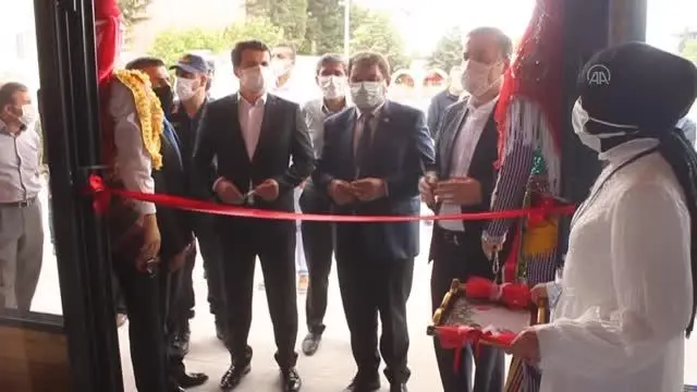 AFYONKARAHİSAR - Dinar'da halk eğitim merkezinin yıl sonu sergisi açıldı AFYONKARAHİSAR - Dinar'da halk eğitim merkezinin yıl sonu sergisi açıldı