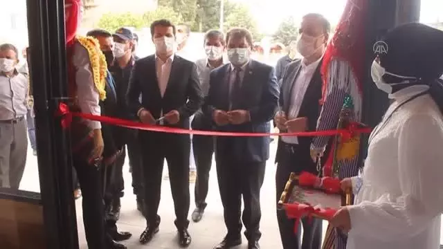 AFYONKARAHİSAR - Dinar'da halk eğitim merkezinin yıl sonu sergisi açıldı AFYONKARAHİSAR - Dinar'da halk eğitim merkezinin yıl sonu sergisi açıldı