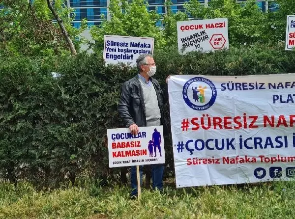 ANADOLU ADLİYESİ ÖNÜNDE SÜRESİZ NAFAKA EYLEMİ ANADOLU ADLİYESİ ÖNÜNDE SÜRESİZ NAFAKA EYLEMİ