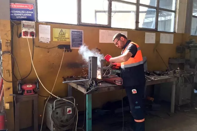 Atölyeler aralıksız çalışıyor