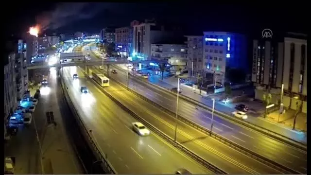 Avcılar'da metruk binada çıkan yangın söndürüldü Avcılar'da metruk binada çıkan yangın söndürüldü