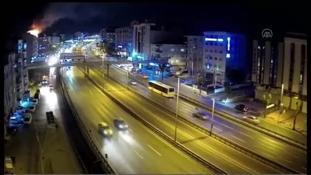 Avcılar'da metruk binada çıkan yangın söndürüldü Avcılar'da metruk binada çıkan yangın söndürüldü
