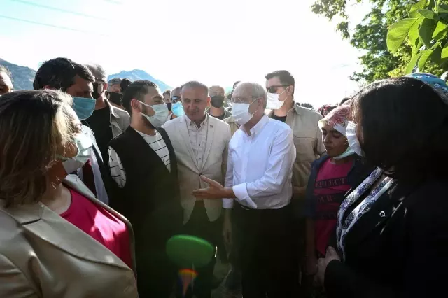 CHP Genel Başkanı Kılıçdaroğlu, Aydın'da çilek hasadına katıldı