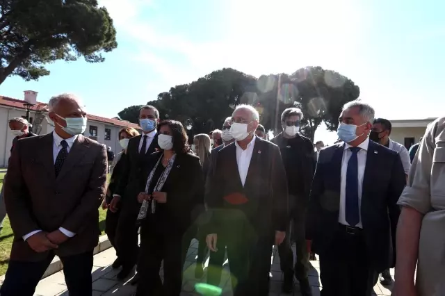 CHP Genel Başkanı Kılıçdaroğlu, Aydın'da çilek hasadına katıldı