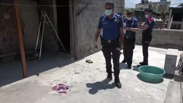 Damdaki lastiği almak isterken yere çakılıp ağır yaralandı Damdaki lastiği almak isterken yere çakılıp ağır yaralandı