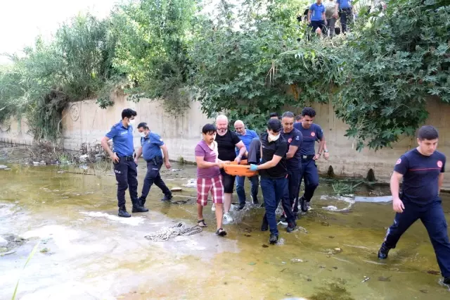 Dere yatağına düşen kişiyi kurtarma seferberliği Dere yatağına düşen kişiyi kurtarma seferberliği