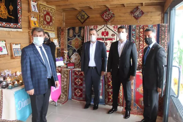 AFYONKARAHİSAR - Dinar'da halk eğitim merkezinin yıl sonu sergisi açıldı AFYONKARAHİSAR - Dinar'da halk eğitim merkezinin yıl sonu sergisi açıldı