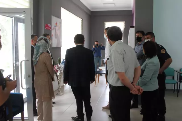 AFYONKARAHİSAR - Dinar'da halk eğitim merkezinin yıl sonu sergisi açıldı AFYONKARAHİSAR - Dinar'da halk eğitim merkezinin yıl sonu sergisi açıldı
