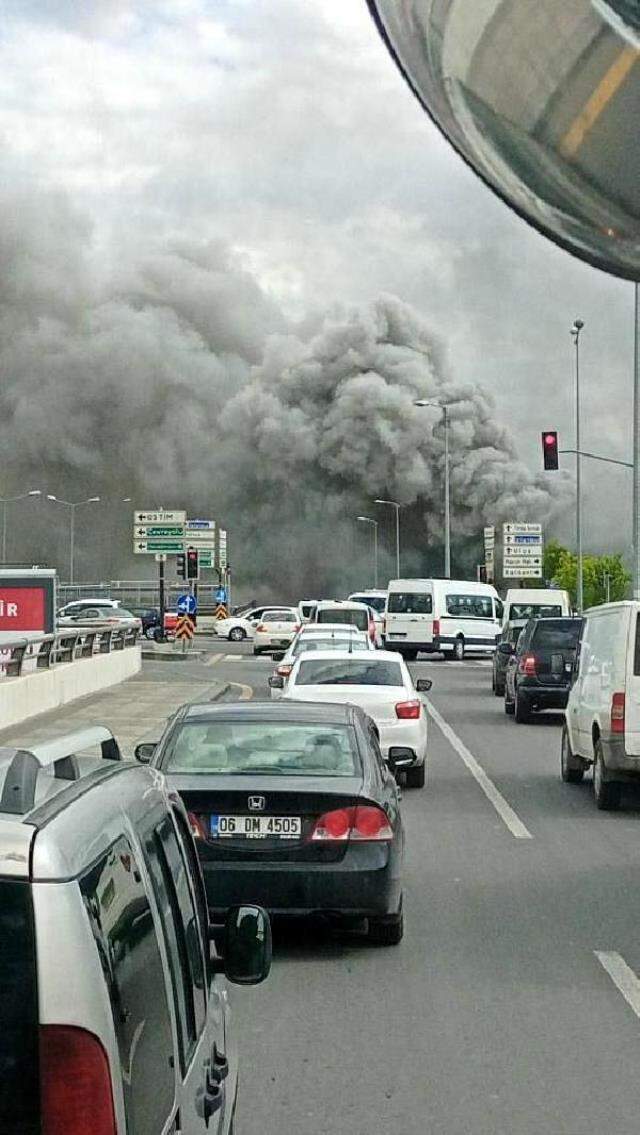 Dumanlar gökyüzünü kapladı! Ankara'da kimyasal madde fabrikası alev alev yanıyor