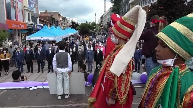 EDİRNE KURSİYERLERİN ÜRÜNLERİ 'EMEĞİM KAZANIYOR' PROJESİ İLE PAZARLANIYOR EDİRNE KURSİYERLERİN ÜRÜNLERİ 'EMEĞİM KAZANIYOR' PROJESİ İLE PAZARLANIYOR