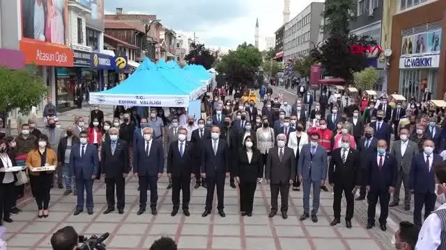EDİRNE KURSİYERLERİN ÜRÜNLERİ 'EMEĞİM KAZANIYOR' PROJESİ İLE PAZARLANIYOR EDİRNE KURSİYERLERİN ÜRÜNLERİ 'EMEĞİM KAZANIYOR' PROJESİ İLE PAZARLANIYOR