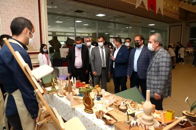 Bağcılar Belediyesi'nin engelli kursiyerlerinin el emeği ürünleri sergilendi