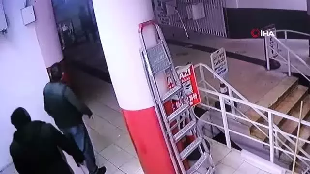 fonu begenmeyince berber kalfasini ve arkadas 3 14177261 o