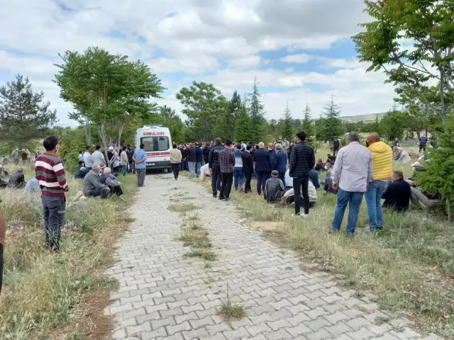 Göçük altında vefat eden kardeş son yolculuğuna uğurlandı