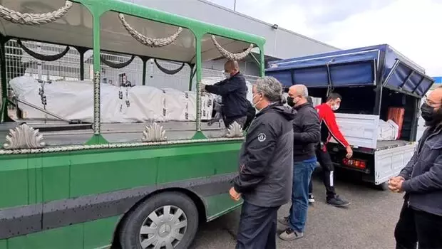 Ünlü müzik yapımcısı Hasan Saltık'ın cenazesi uçakla İstanbul'a getirildi Ünlü müzik yapımcısı Hasan Saltık'ın cenazesi uçakla İstanbul'a getirildi