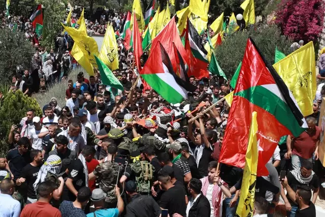 İsrail askerlerince yaralanan ve dün hayatını kaybeden Filistinli akademisyen son yolculuğuna uğurlandı