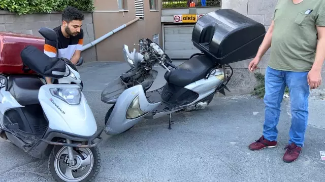 Son dakika haberi: İstanbul'da ters yönden gelen motorla aracın çarpıştığı anlar kamerada Son dakika haberi: İstanbul'da ters yönden gelen motorla aracın çarpıştığı anlar kamerada
