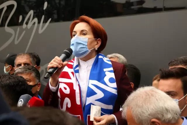 İYİ Parti Genel Başkanı Akşener, esnaf ziyaretinde bulundu (2)