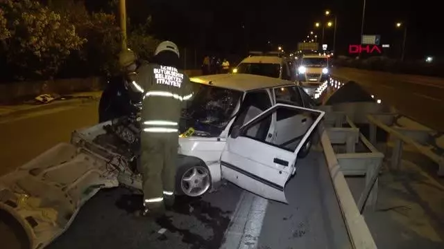 İzmir'de trafik kazası: 1'i ağır 3 yaralı İzmir'de trafik kazası: 1'i ağır 3 yaralı
